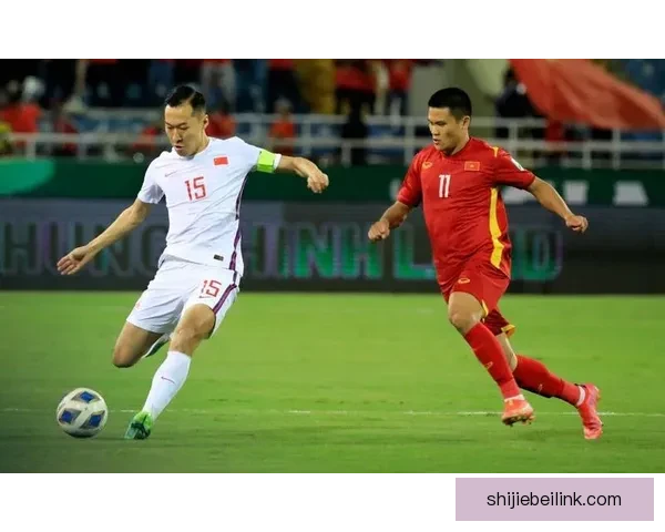 今晚国足迎战强敌激情四溢 全程直播带你走进精彩瞬间