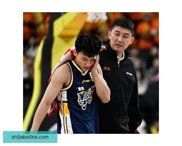 男篮半决赛激战正酣强队对决引爆全场胜负悬念牵动亿万球迷心热血